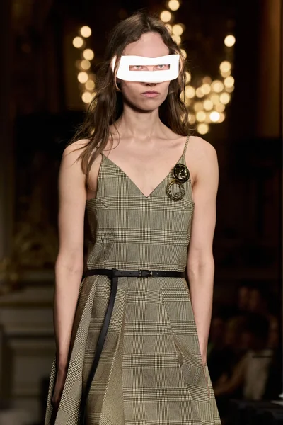 Look 44